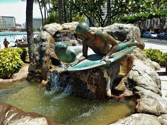 Makua and Kila Statue